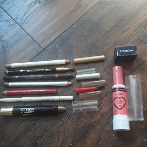 7 eye pensils, 1 Cheek/lip tint LG crayon. Sharp - Picture 5 of 6